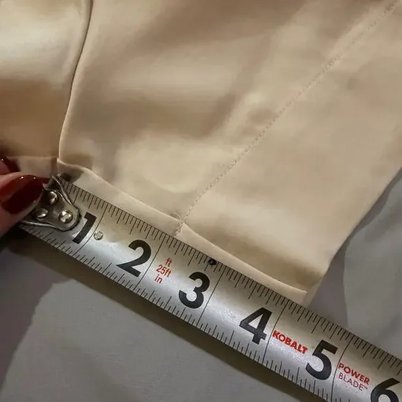 Banana Republic Champagne Satin Pleated Shorts Womens Size M Tailored Dressy - Picture 9 of 11